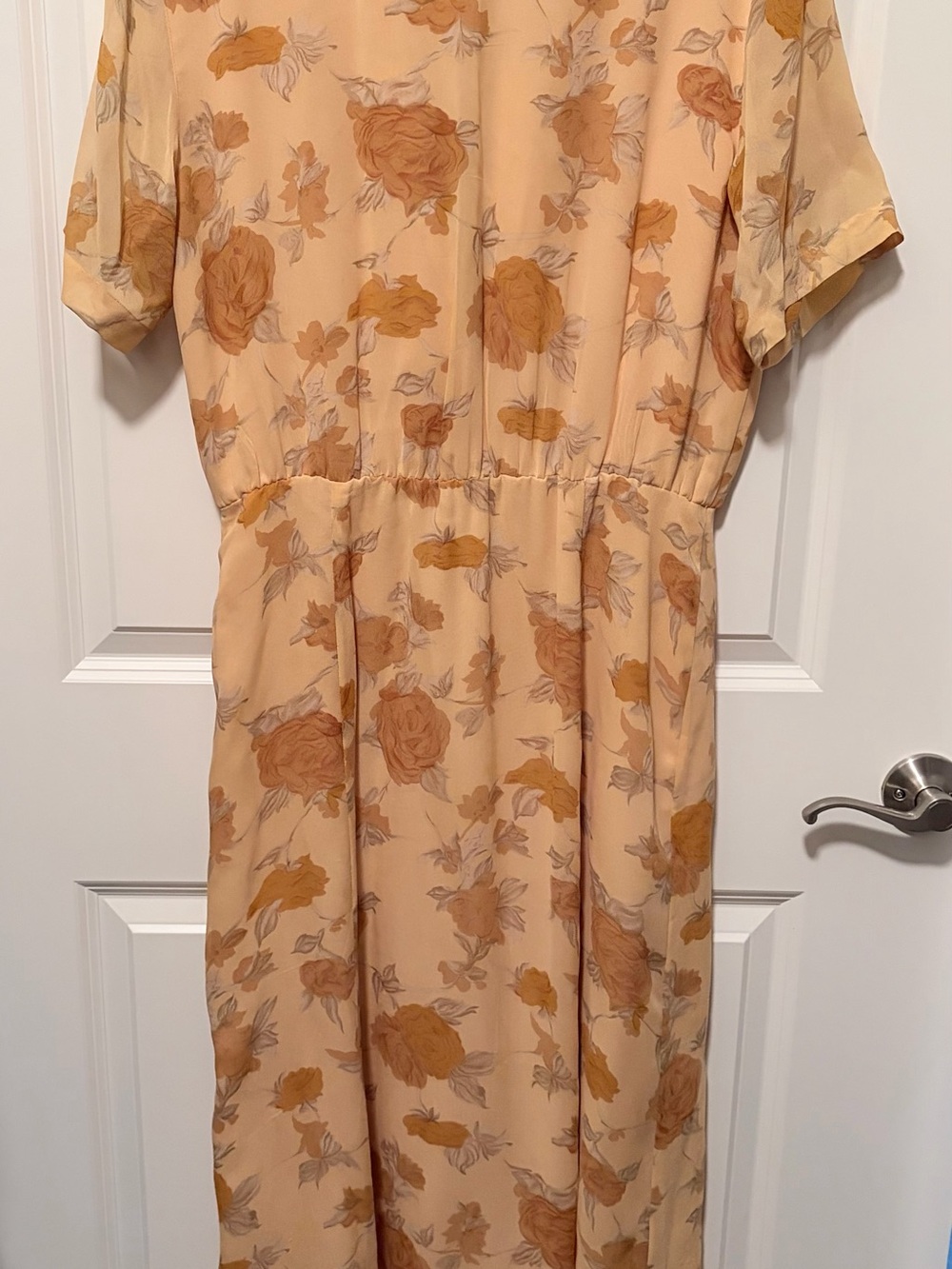 Soft Peach Floral Short-Sleeve Midi Dress